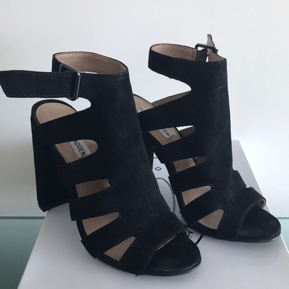 Shoes - Picture 2 of 5